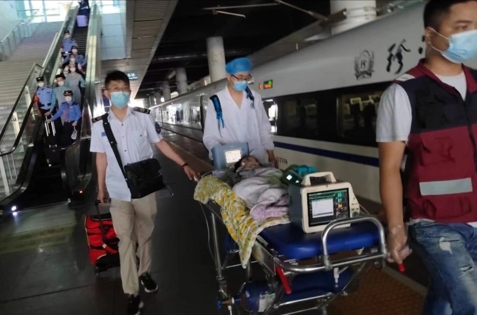 武强县高铁转运公司